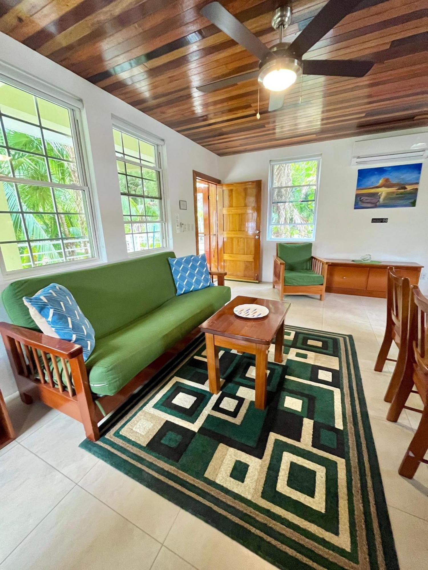 Caribbean Sunrise Villa Caye Caulker Exterior photo