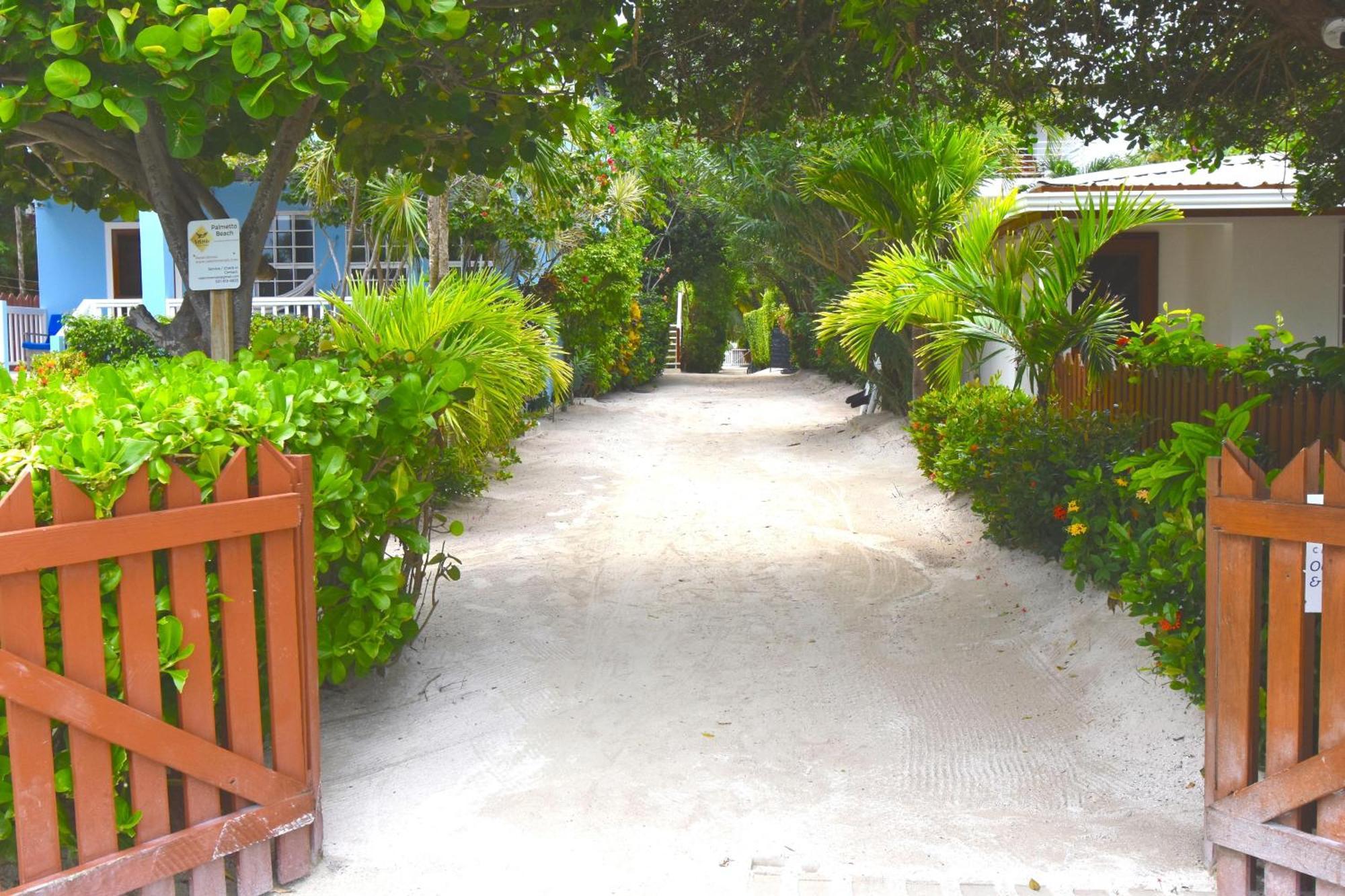 Caribbean Sunrise Villa Caye Caulker Exterior photo