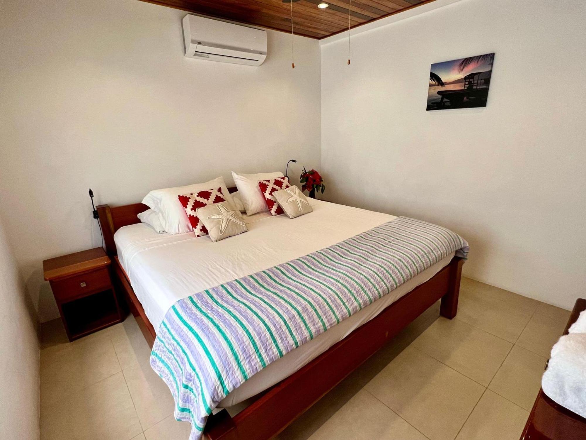 Caribbean Sunrise Villa Caye Caulker Exterior photo